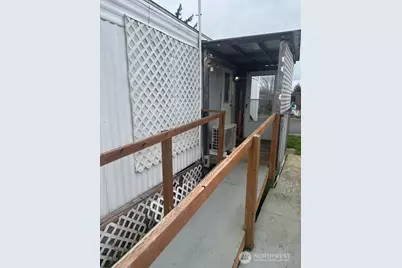 700 NW Crosby Avenue #106, Oak Harbor, WA 98277 - Photo 3