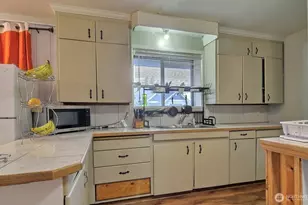 710 Roe St, Steilacoom, WA 98388 - Photo 23