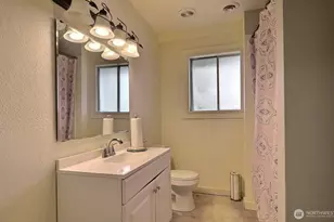 710 Roe St, Steilacoom, WA 98388 - Photo 25