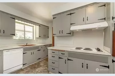 710 Roe Street, Steilacoom, WA 98388 - Photo 7