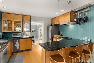 1150 N 77th Street, Seattle, WA 98103 - Photo 9