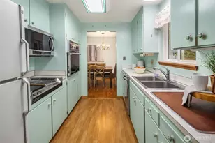 19222 38th Pl NE, Lake Forest Park, WA 98155 - Photo 15