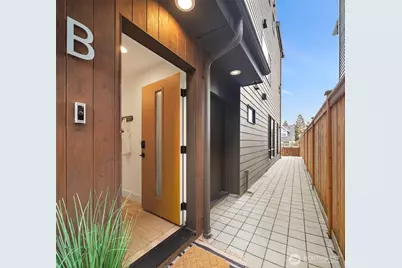 2113 6th Ave W #B, Seattle, WA 98119 - Photo 27