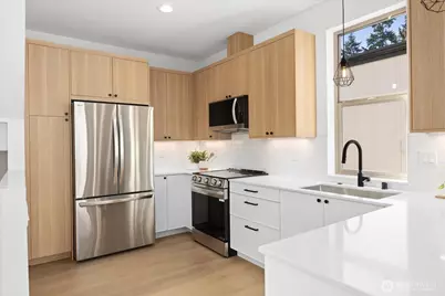 12044 Hiram Place NE #A, Seattle, WA 98125 - Photo 3