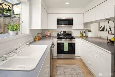 315 27th Avenue E, Seattle, WA 98112 - Photo 13