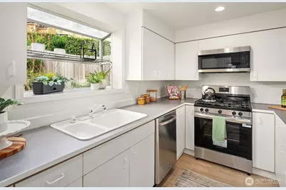 315 27th Avenue E, Seattle, WA 98112 - Photo 11