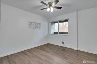 21925 7th Avenue S #A103, Des Moines, WA 98198 - Photo 27