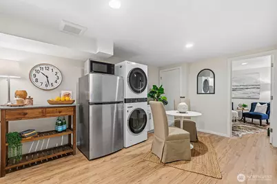 10731 Dayton Avenue N, Seattle, WA 98133 - Photo 23