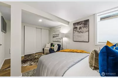 10731 Dayton Avenue N, Seattle, WA 98133 - Photo 27