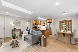 10731 Dayton Ave N, Seattle, WA 98133 - Photo 13