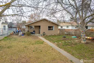 247 NW D St, Ephrata, WA 98823 - Photo 1