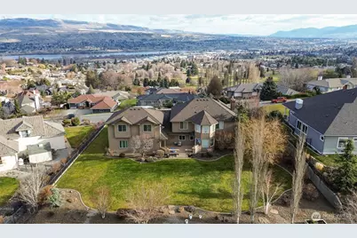 1918 Broadview, Wenatchee, WA 98801 - Photo 3