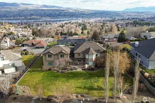 1918 Broadview, Wenatchee, WA 98801 - Photo 3