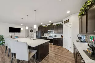 10707 130th St E, Puyallup, WA 98374 - Photo 9