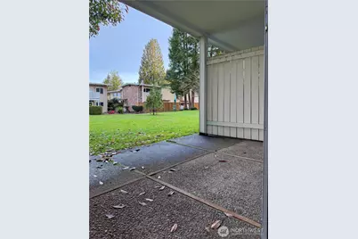 12230 SE 60th Street #34, Bellevue, WA 98006 - Photo 15