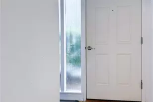 12230 SE 60th St, Bellevue, WA 98006 - Photo 13