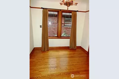 8023 18th Avenue NE, Seattle, WA 98115 - Photo 3