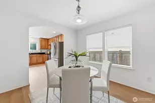 24823 SE 19th St, Sammamish, WA 98075 - Photo 9