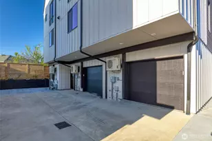 9752 B Holman Road NW, Seattle, WA 98117 - Photo 23