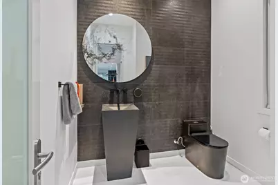 903 N 33rd Place, Renton, WA 98056 - Photo 11