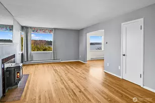 10742 Lakeside Ave NE, Seattle, WA 98125 - Photo 5