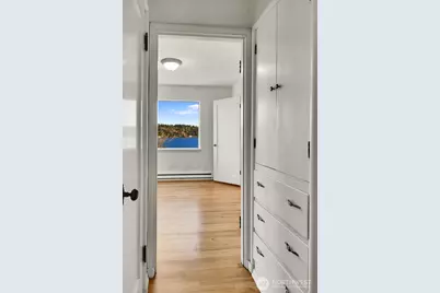 10742 Lakeside Avenue NE, Seattle, WA 98125 - Photo 19