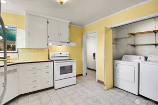 10742 Lakeside Ave NE, Seattle, WA 98125 - Photo 11