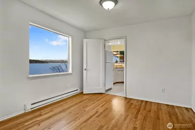 10742 Lakeside Avenue NE, Seattle, WA 98125 - Photo 7