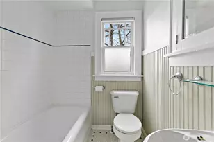 1125 N 77th St, Seattle, WA 98103 - Photo 15