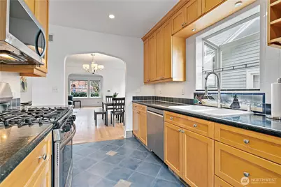 1125 N 77th Street, Seattle, WA 98103 - Photo 11