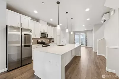 13717 Admiralty Way #J1, Lynnwood, WA 98087 - Photo 9