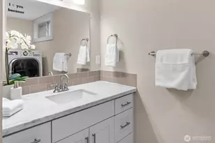 8001 23rd Ave NW, Seattle, WA 98117 - Photo 23