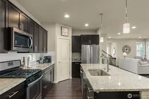 32929 Skyline Ln, Black Diamond, WA 98010 - Photo 13