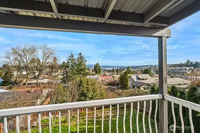 8324 Beacon Avenue S, Seattle, WA 98118 - Photo 15