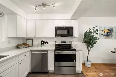 1733 157th Avenue NE #E102, Bellevue, WA 98008 - Photo 17