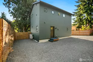 10421 41st Ave SW, Seattle, WA 98146 - Photo 27