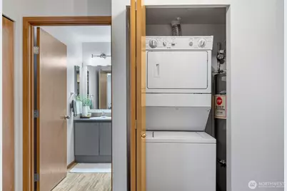 1125 E Olive Street #504, Seattle, WA 98122 - Photo 23