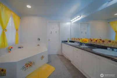 5615 S 233rd Street, Kent, WA 98032 - Photo 17