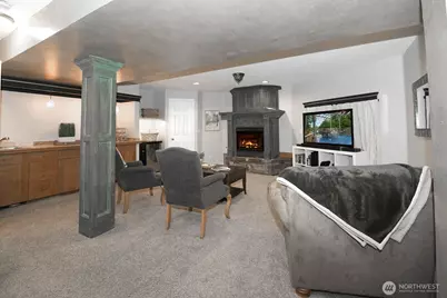 12117 Clearview Drive, Edmonds, WA 98026 - Photo 29