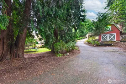 12117 Clearview Drive, Edmonds, WA 98026 - Photo 35