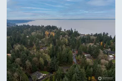 12117 Clearview Drive, Edmonds, WA 98026 - Photo 39