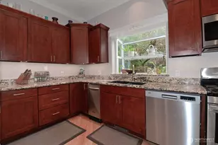 12117 Clearview Dr, Edmonds, WA 98026 - Photo 9