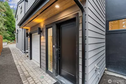 1255 NE 100th Street, Seattle, WA 98125 - Photo 3