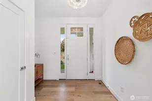 4215 NE 82nd St, Seattle, WA 98115 - Photo 3