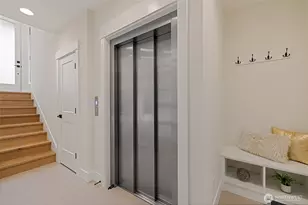 815 130th Ave NE, Bellevue, WA 98005 - Photo 3