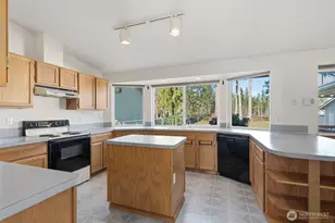 1351 E Island Lake Dr, Shelton, WA 98584 - Photo 9