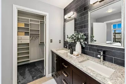 17 W Mercer Street #302, Seattle, WA 98119 - Photo 13