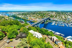 2565 Dexter Ave N, Seattle, WA 98109 - Photo 31