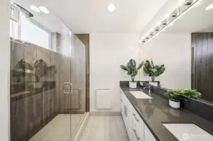 1055 S Cloverdale St, Seattle, WA 98108 - Photo 17