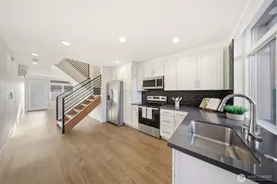 1055 S Cloverdale Street, Seattle, WA 98108 - Photo 7